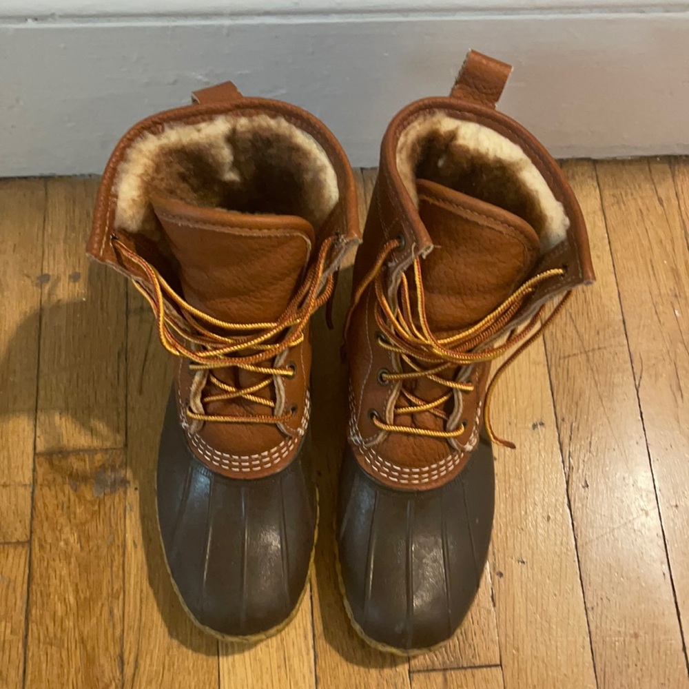 Like new L.L. Bean Sherpa lined boots